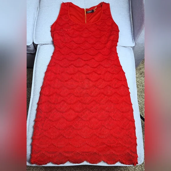 GUESS Red Scalloped Crochet Lace Fringe Cocktail Dress – Size 12 - Picture 10 of 13